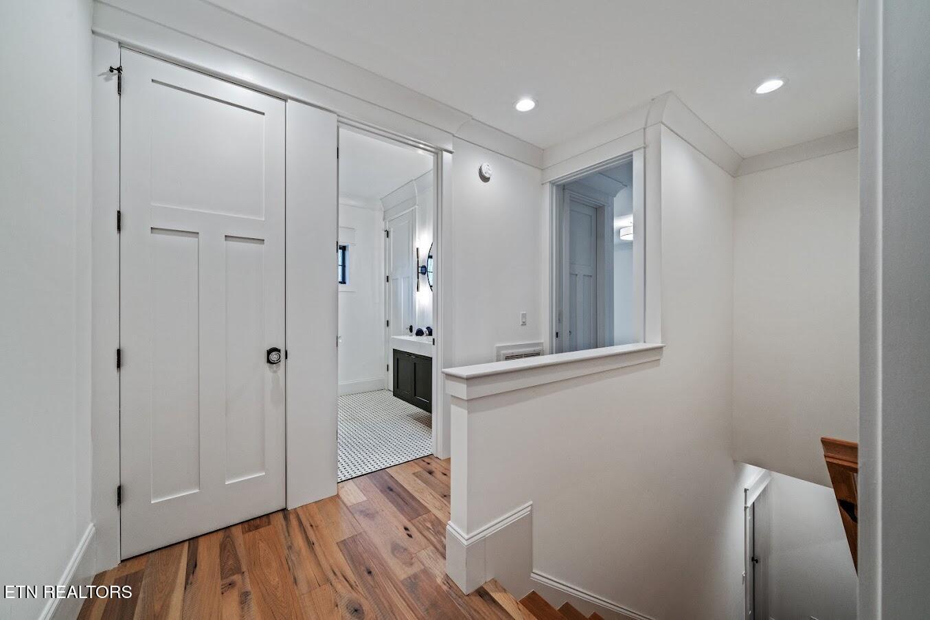 103 Chestnut Ridge Lane Crossville, TN 38558 - Photo 20 of 39 Baramore hallway