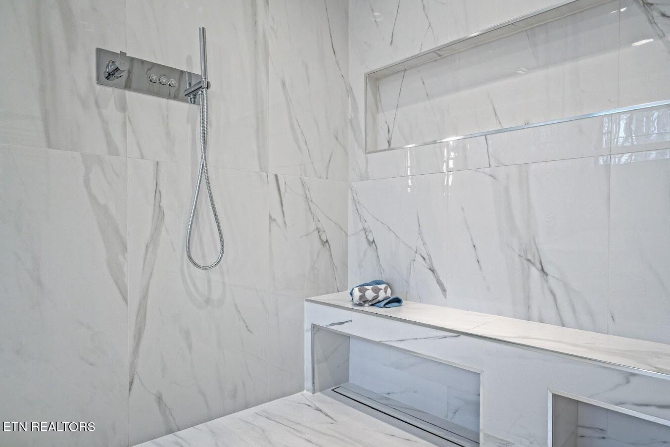 103 Chestnut Ridge Lane Crossville, TN 38558 - Photo 26 of 39 Baramore bth shower