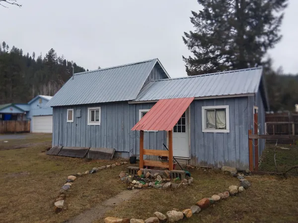 $83,000 | 804 Houghton Street, Ione, WA 99139