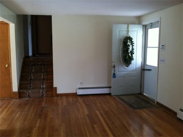 184 Lancashire Road Springfield, MA 01104 - Photo 3 of 7 Gallery Image 3