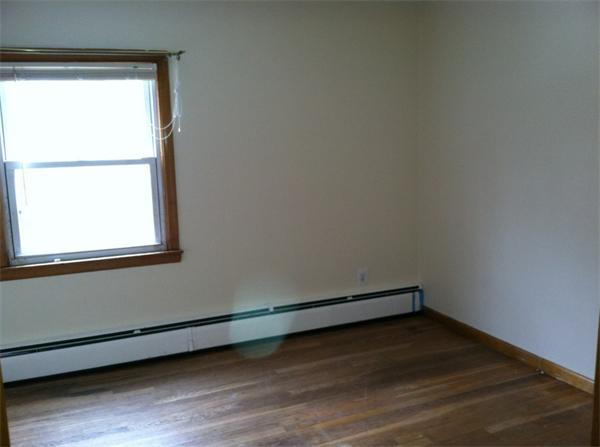 184 Lancashire Road Springfield, MA 01104 - Photo 4 of 7 Gallery Image 4