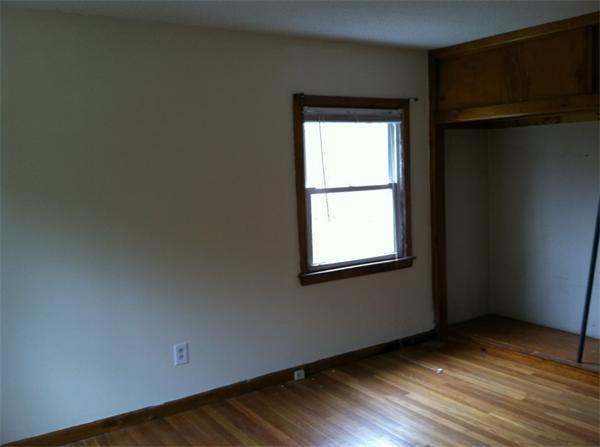 184 Lancashire Road Springfield, MA 01104 - Photo 5 of 7 Gallery Image 5