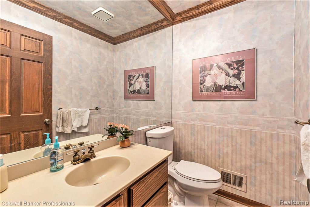 1754 Thomas Court Rochester Hills, MI 48309 - Photo 11 of 36