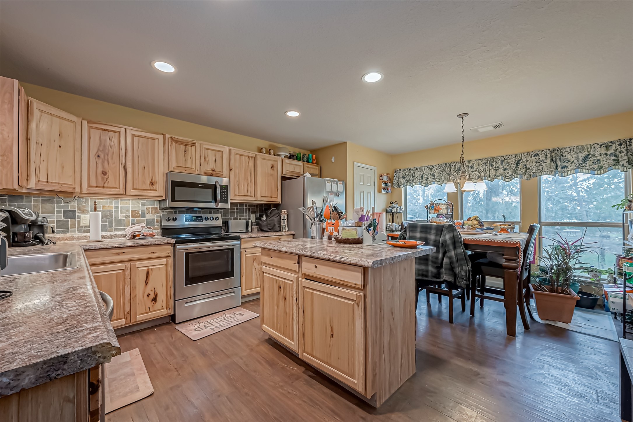643 County Road 3706A Splendora, TX 77372 - Photo 8 of 28