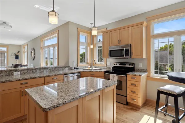 $724,900 | 1329 South Oak Street, Lake City, MN 55041