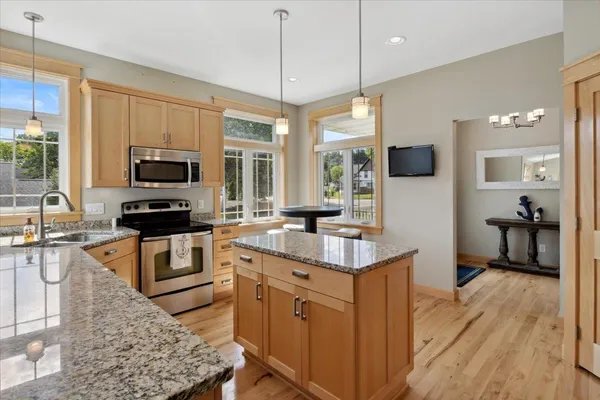 $724,900 | 1329 South Oak Street, Lake City, MN 55041