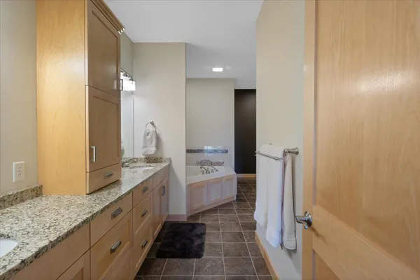 $724,900 | 1329 South Oak Street, Lake City, MN 55041