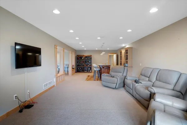 $724,900 | 1329 South Oak Street, Lake City, MN 55041