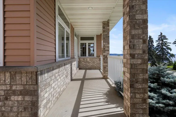 $724,900 | 1329 South Oak Street, Lake City, MN 55041