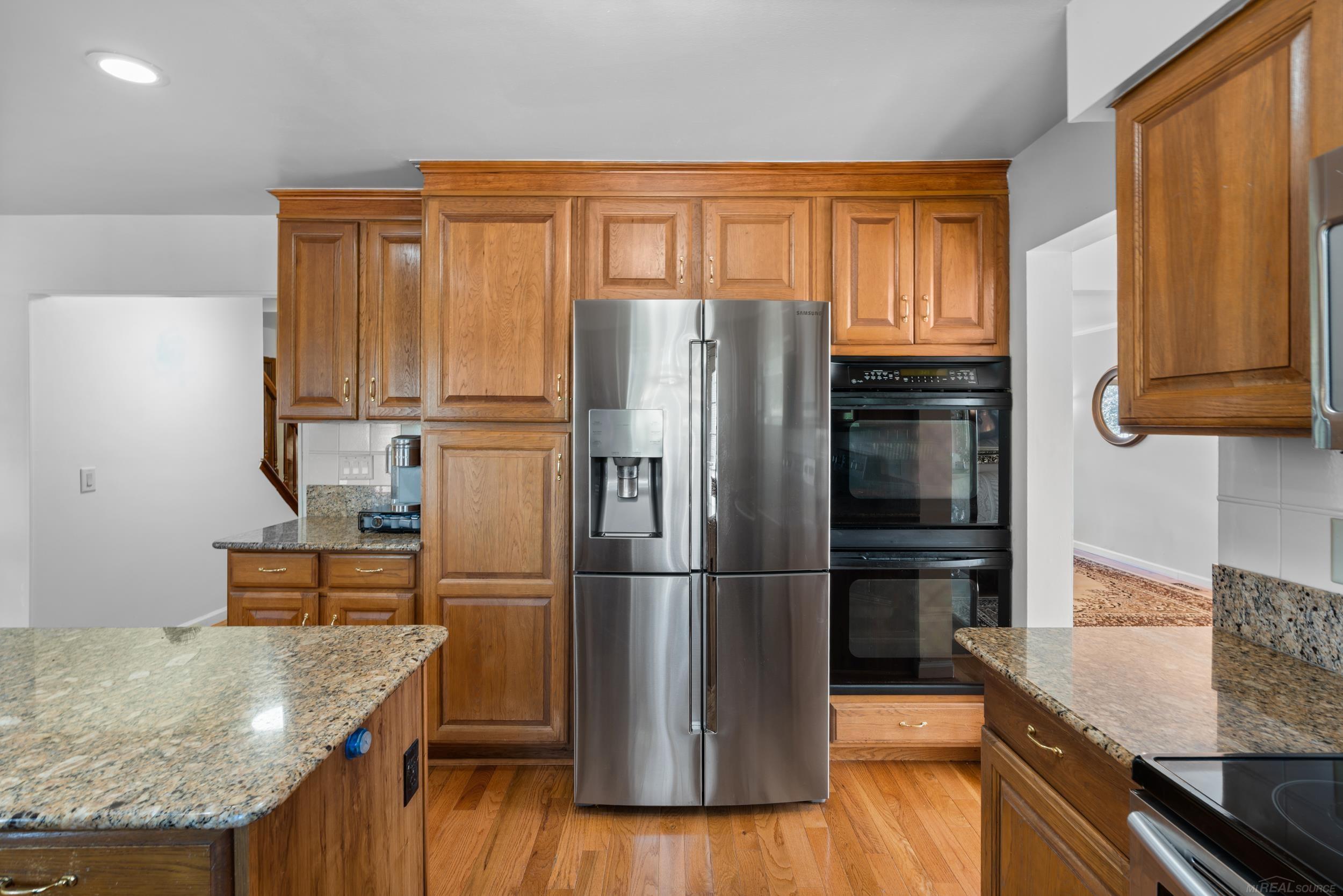 2352 Cumberland Road Rochester Hills, MI 48307 - Photo 12 of 39