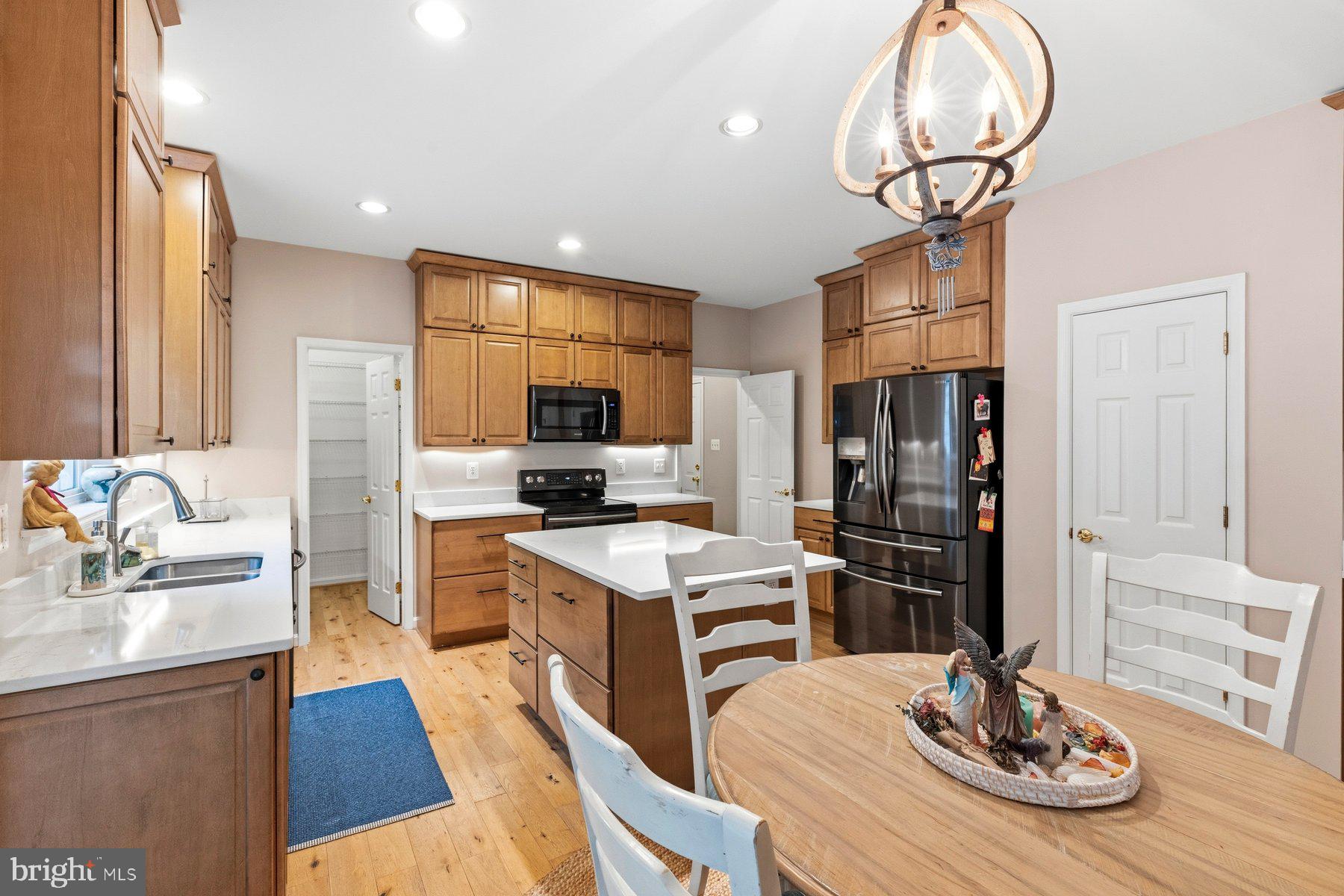 184 Hickory Point Road Pasadena, MD 21122 - Photo 12 of 57
