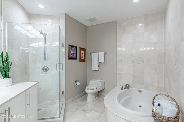 $915,000 | 1431 Riverplace Boulevard, Unit 1505, Jacksonville, FL 32207