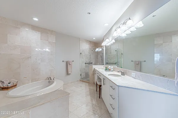 $915,000 | 1431 Riverplace Boulevard, Unit 1505, Jacksonville, FL 32207