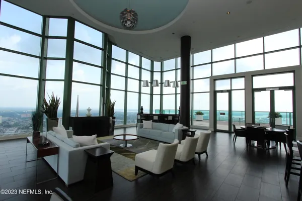 $915,000 | 1431 Riverplace Boulevard, Unit 1505, Jacksonville, FL 32207