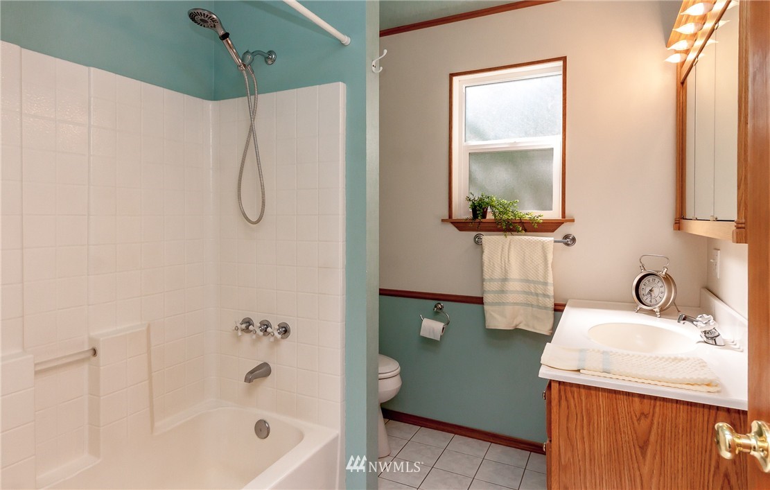19224 Byers Road Southeast Maple Valley, WA 98038 - Photo 11 of 25