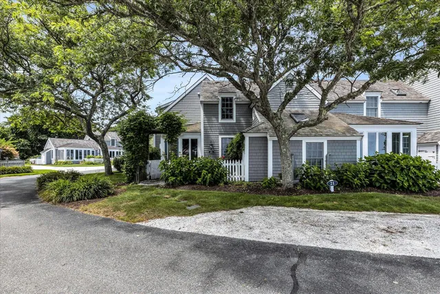 $1,100,000 | 21 Milestone Way, Unit 620, Mashpee, MA 02649