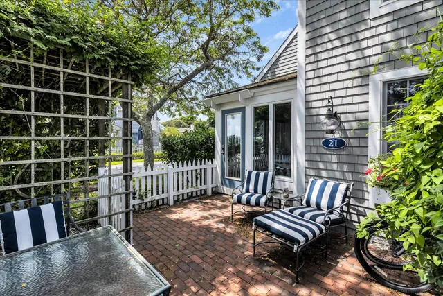 $1,100,000 | 21 Milestone Way, Unit 620, Mashpee, MA 02649