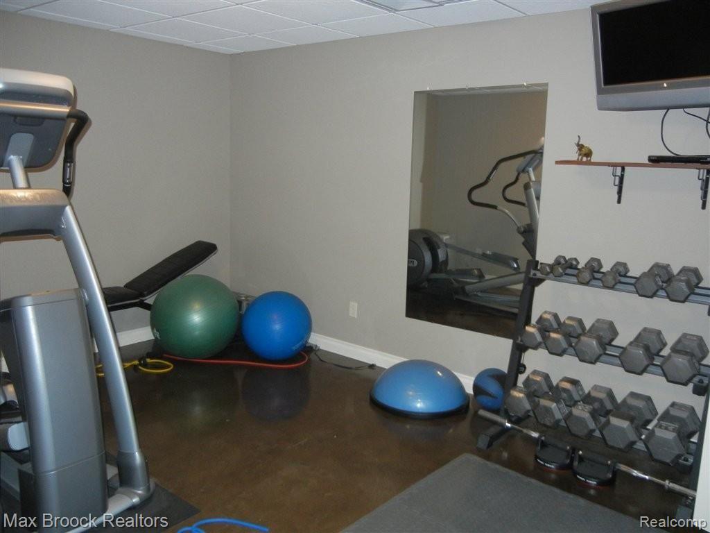 9348 Ellis Road Clarkston, MI 48348 - Photo 17 of 25 Lower Level Room