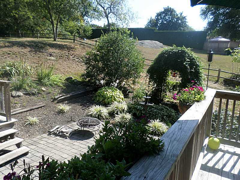 284 Walnut Hill Road Woonsocket, RI 02895 - Photo 14 of 22 View.