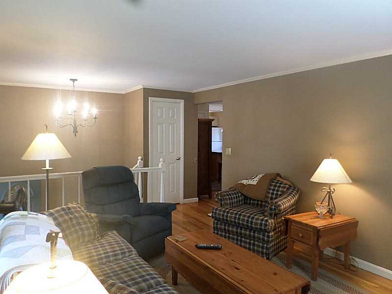 284 Walnut Hill Road Woonsocket, RI 02895 - Photo 4 of 22 Living Room.
