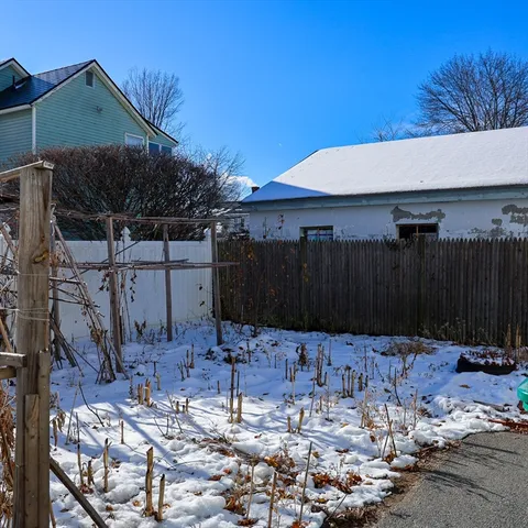 $2,500 | 80 Viola Street, Unit 1, Lowell, MA 01851