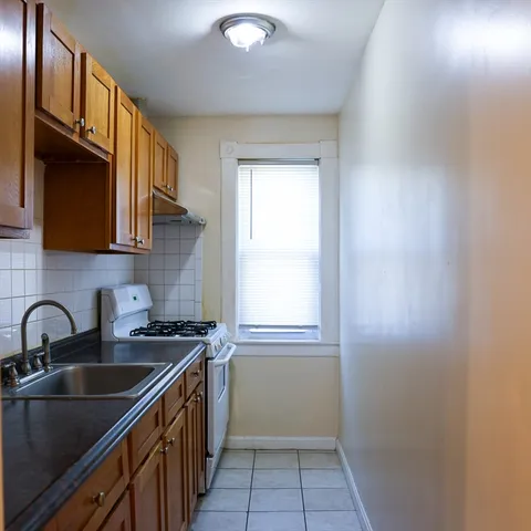 $2,500 | 80 Viola Street, Unit 1, Lowell, MA 01851