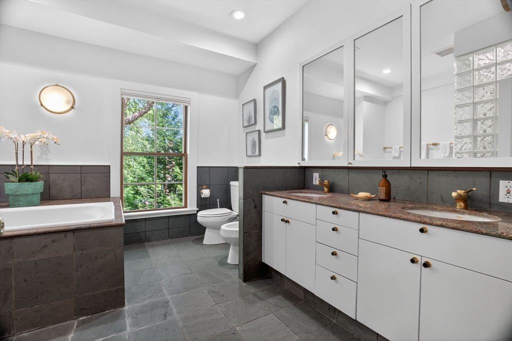 47 Longfellow Road Wellesley, MA 02481 - Photo 25 of 42