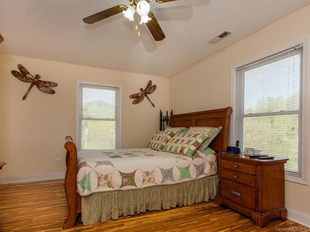 236 West Wonder Road Leicester, NC 28748 - Photo 12 of 24 Gallery Image 12