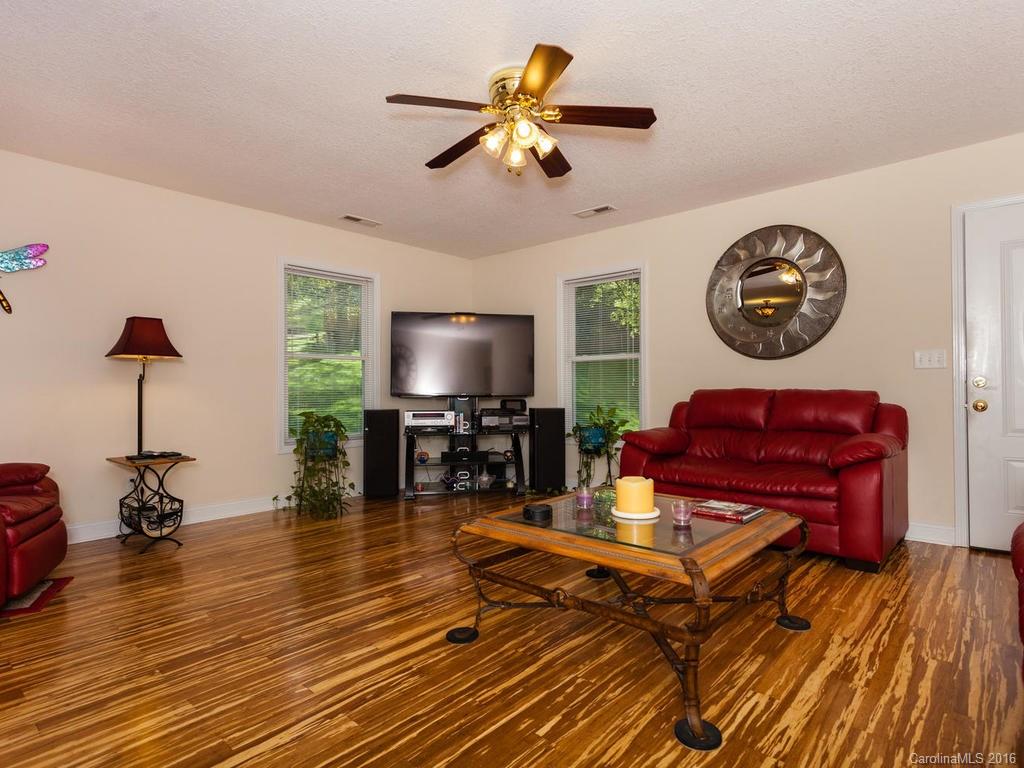 236 West Wonder Road Leicester, NC 28748 - Photo 6 of 24 Gallery Image 6