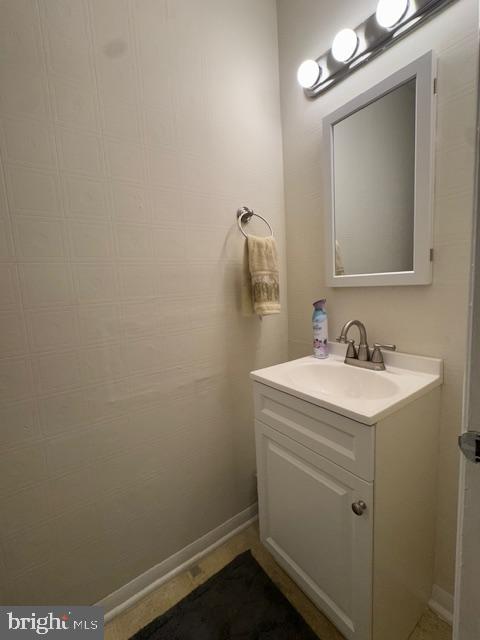 5312 Eliots Oak Road Columbia, MD 21044 - Photo 8 of 26 main level powderoom