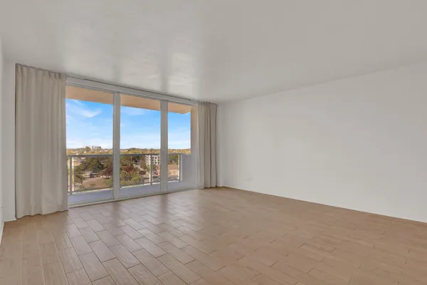 $1,795 | 2800 North Flagler Drive, Unit 912, West Palm Beach, FL 33407