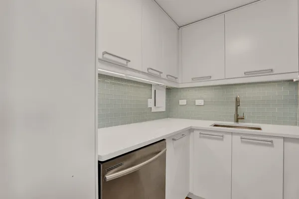 $1,795 | 2800 North Flagler Drive, Unit 912, West Palm Beach, FL 33407