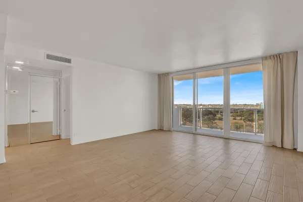 $1,795 | 2800 North Flagler Drive, Unit 912, West Palm Beach, FL 33407