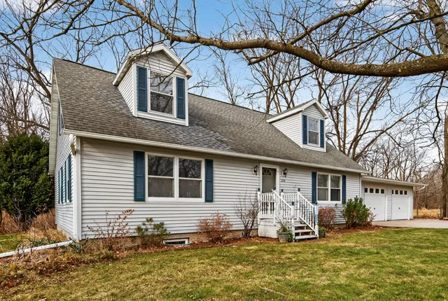 $339,800 | 225 Juneau Street, Lowell, WI 53557