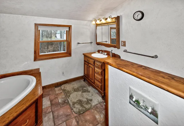 $339,800 | 225 Juneau Street, Lowell, WI 53557