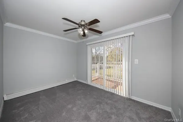 $2,355 | 184 Hallock Road, Unit 1C2, Lake Grove, NY 11755