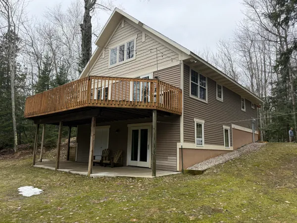 $399,000 | 1075 Forest Ridge Trail, Charlevoix, MI 49720