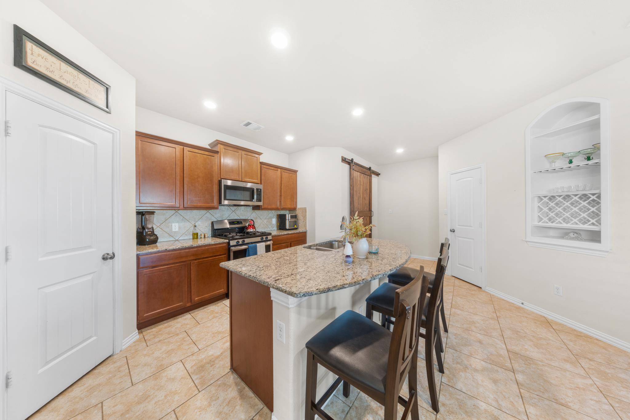 209 Shale Circle Buda, TX 78610 - Photo 10 of 39