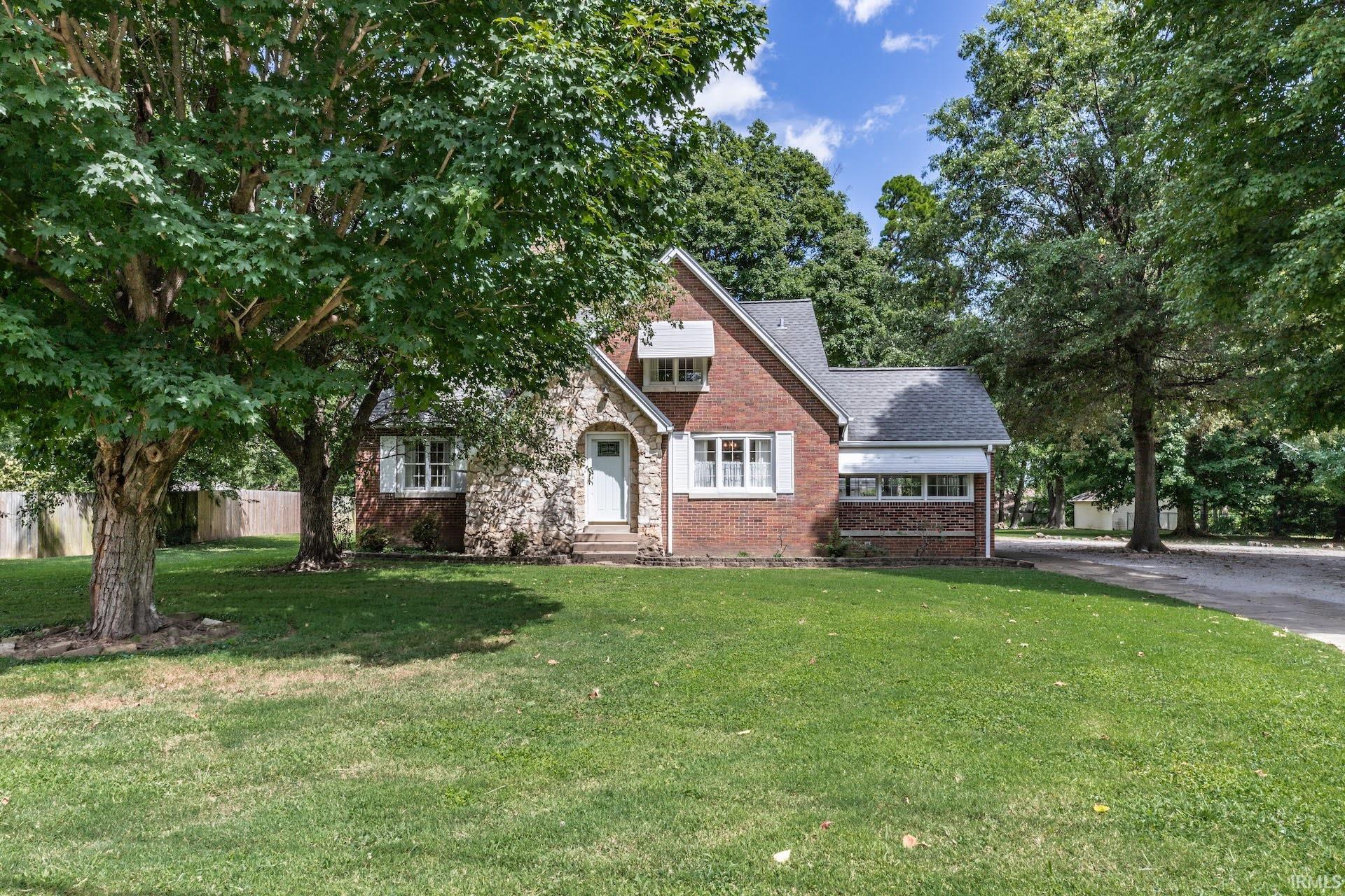 7920 Newburgh Road Evansville, IN 47715 - Photo 1 of 35 Gallery Image 1