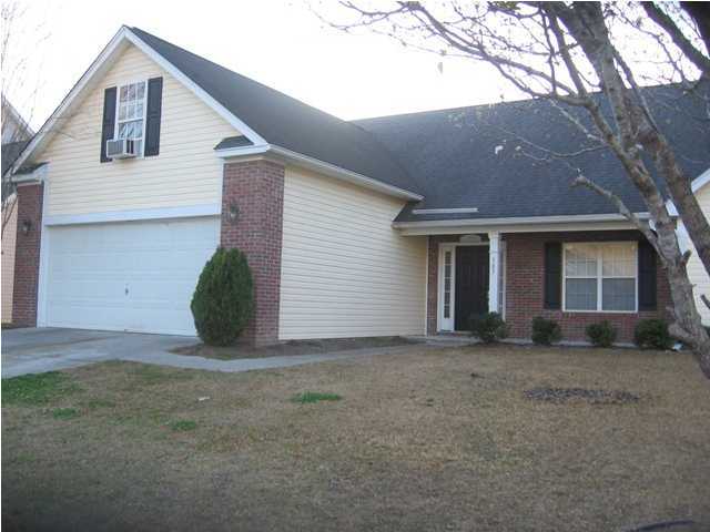107 Burnham Road Summerville, SC 29485 - Photo 1 of 10 Primary Photo