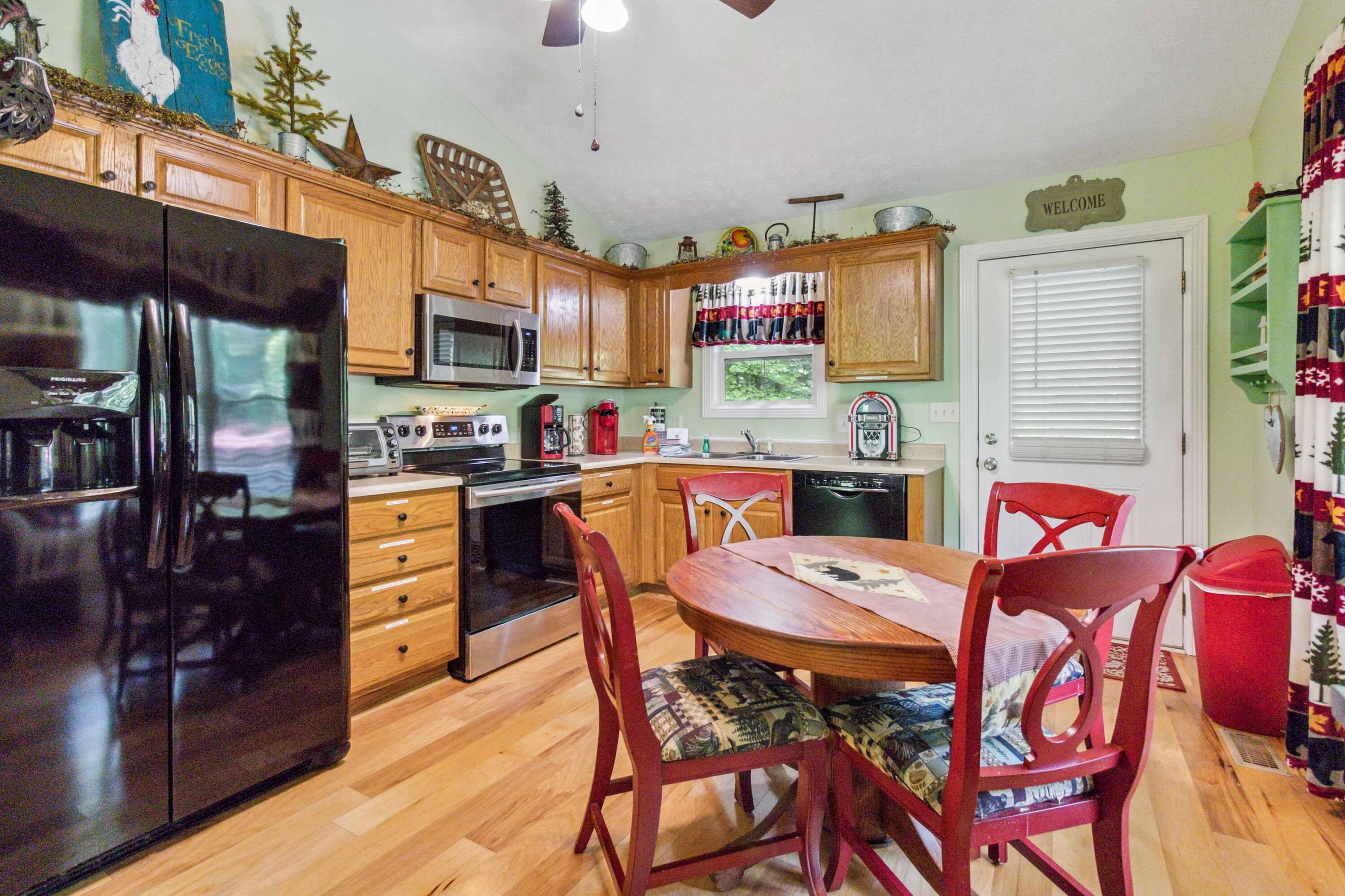 211 Stoneybrook Road Burnside, KY 42519 - Photo 7 of 61 09