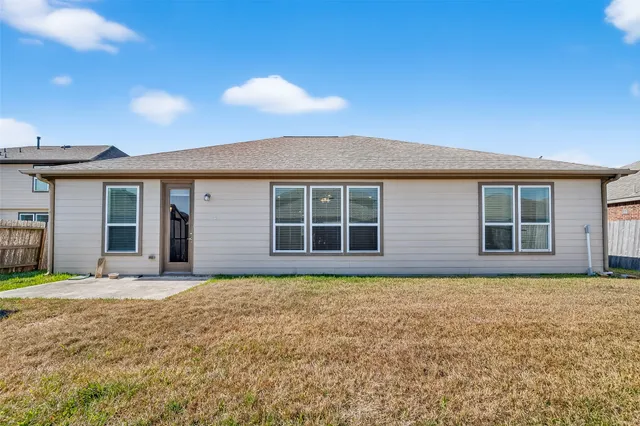 $2,500 | 3509 Pentland Downs Street, Pearland, TX 77584
