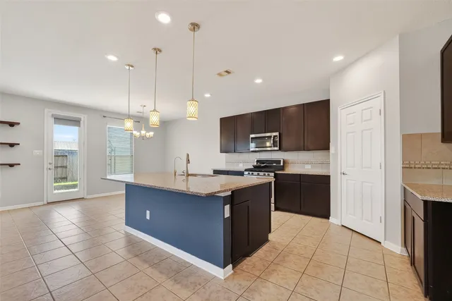 $2,500 | 3509 Pentland Downs Street, Pearland, TX 77584