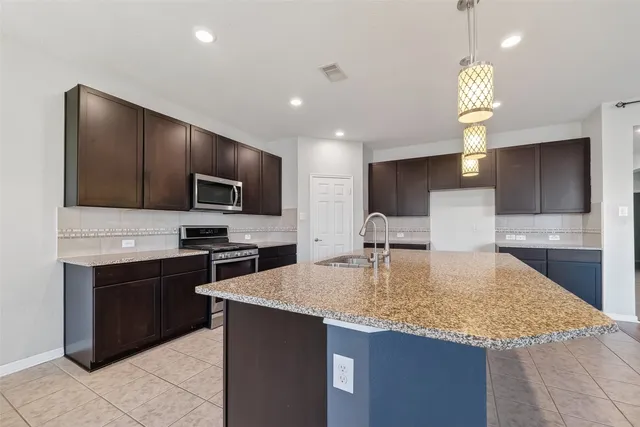 $2,500 | 3509 Pentland Downs Street, Pearland, TX 77584