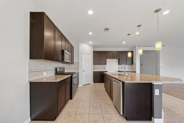 $2,500 | 3509 Pentland Downs Street, Pearland, TX 77584