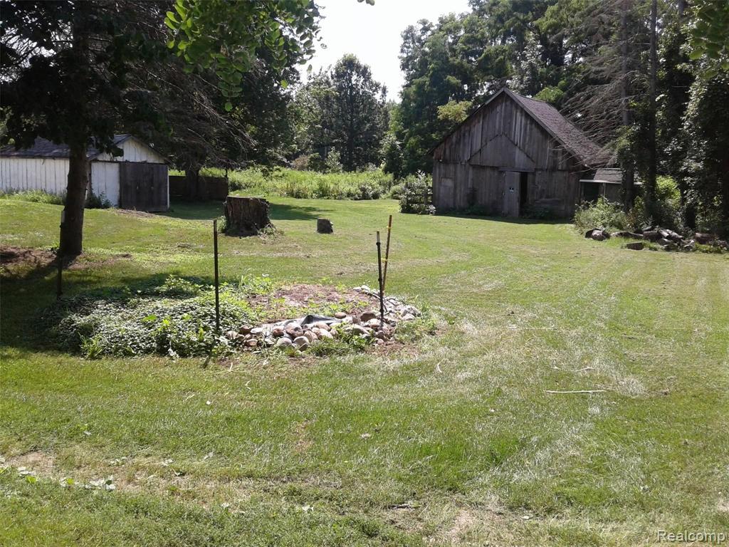 2002 Riley Road Caro, MI 48723 - Photo 2 of 17