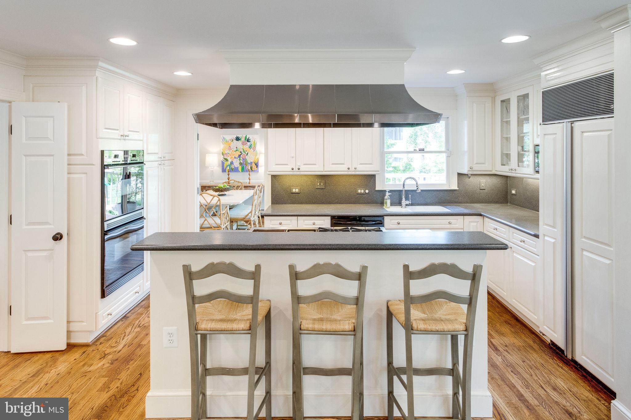 7288 Evans Mill Road McLean, VA 22101 - Photo 13 of 48 Bar area