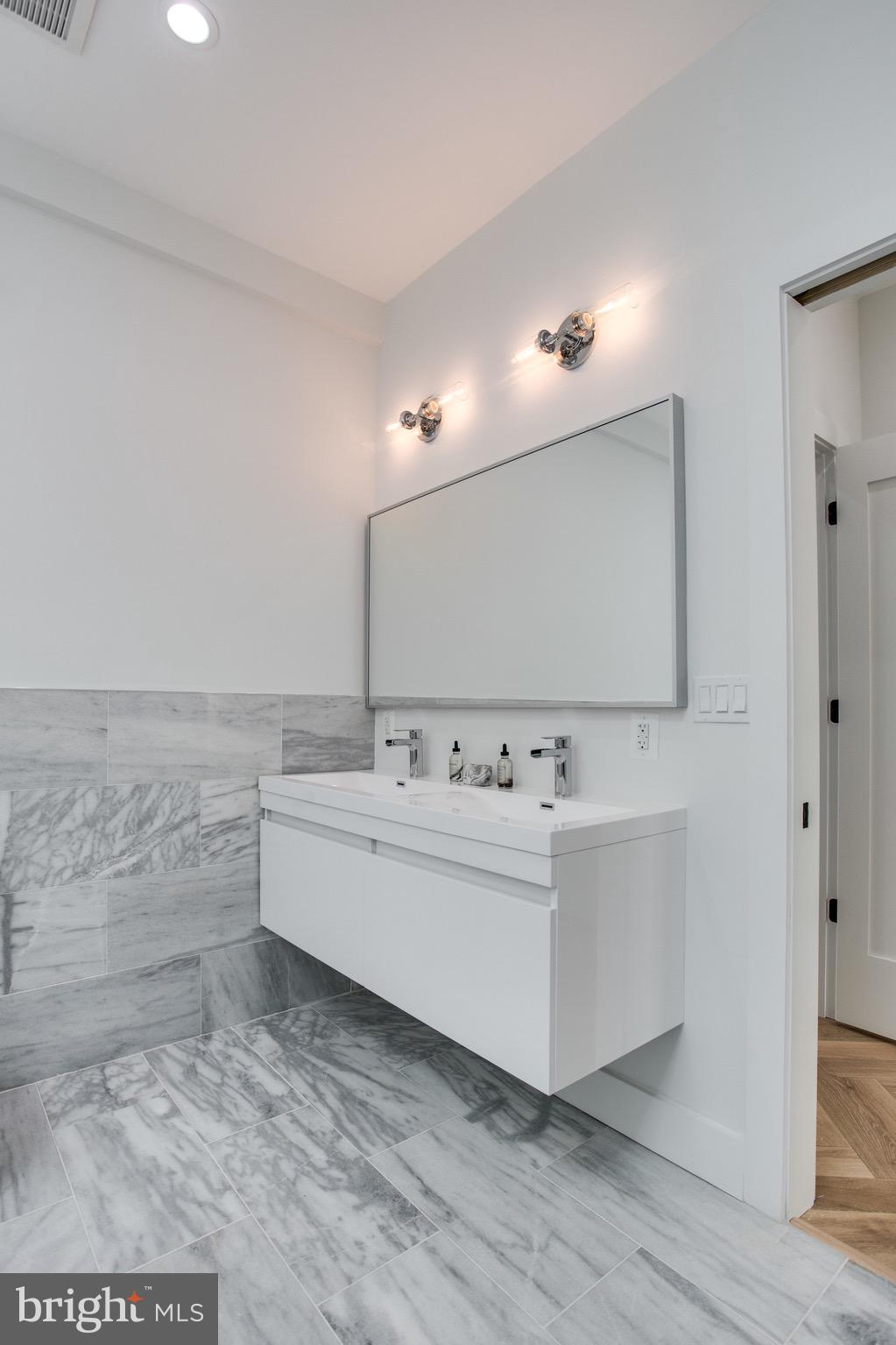 22 Bryant Street Northwest, Unit 3 Washington, DC 20001 - Photo 24 of 42 Master Bath