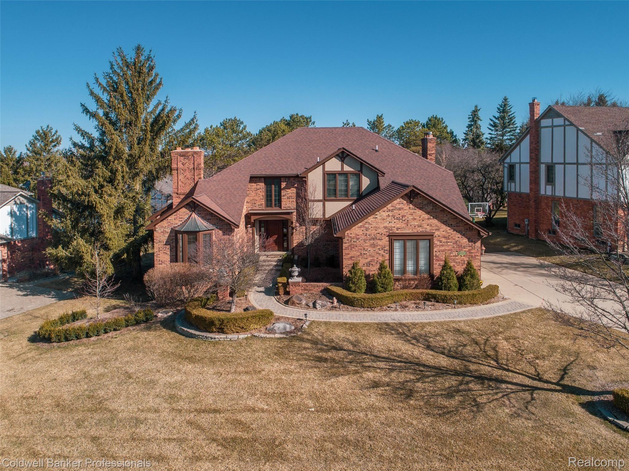 3324 Kenwood Drive Rochester, MI 48309 - Photo 2 of 41 3324 Kenwood-0981.jpg
