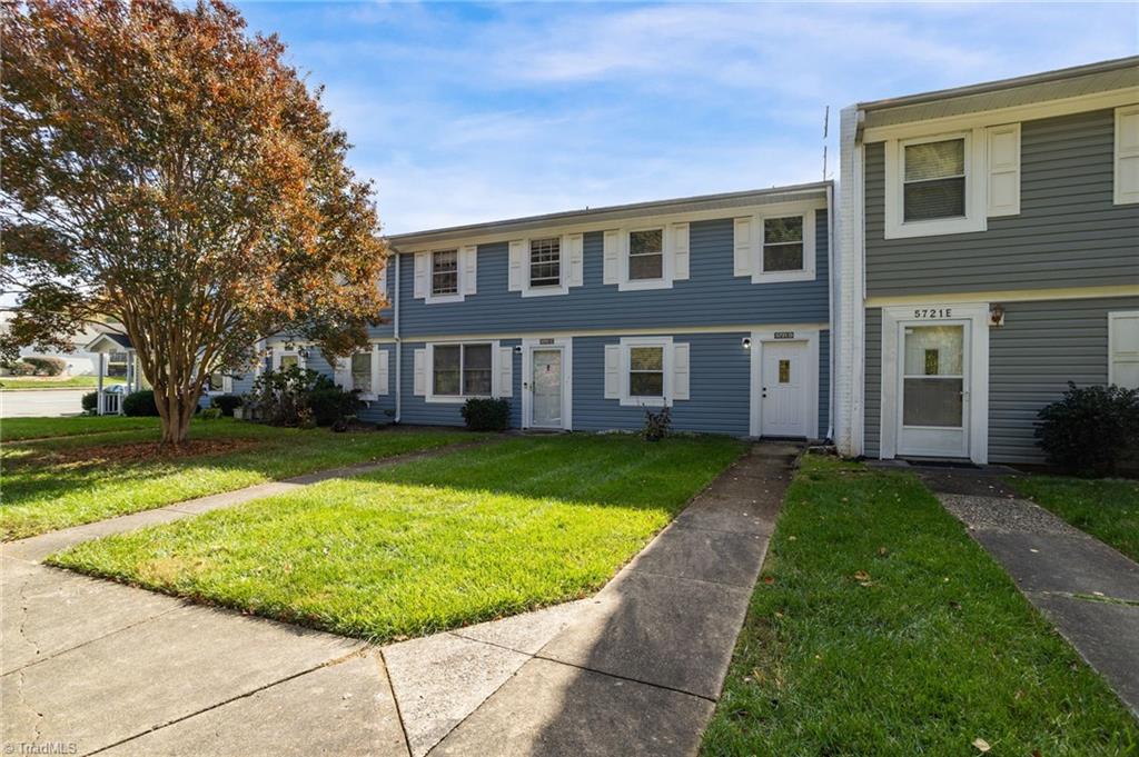 5721 Bramblegate Road, Unit D Greensboro, NC 27409 - Photo 3 of 28 Gallery Image 3